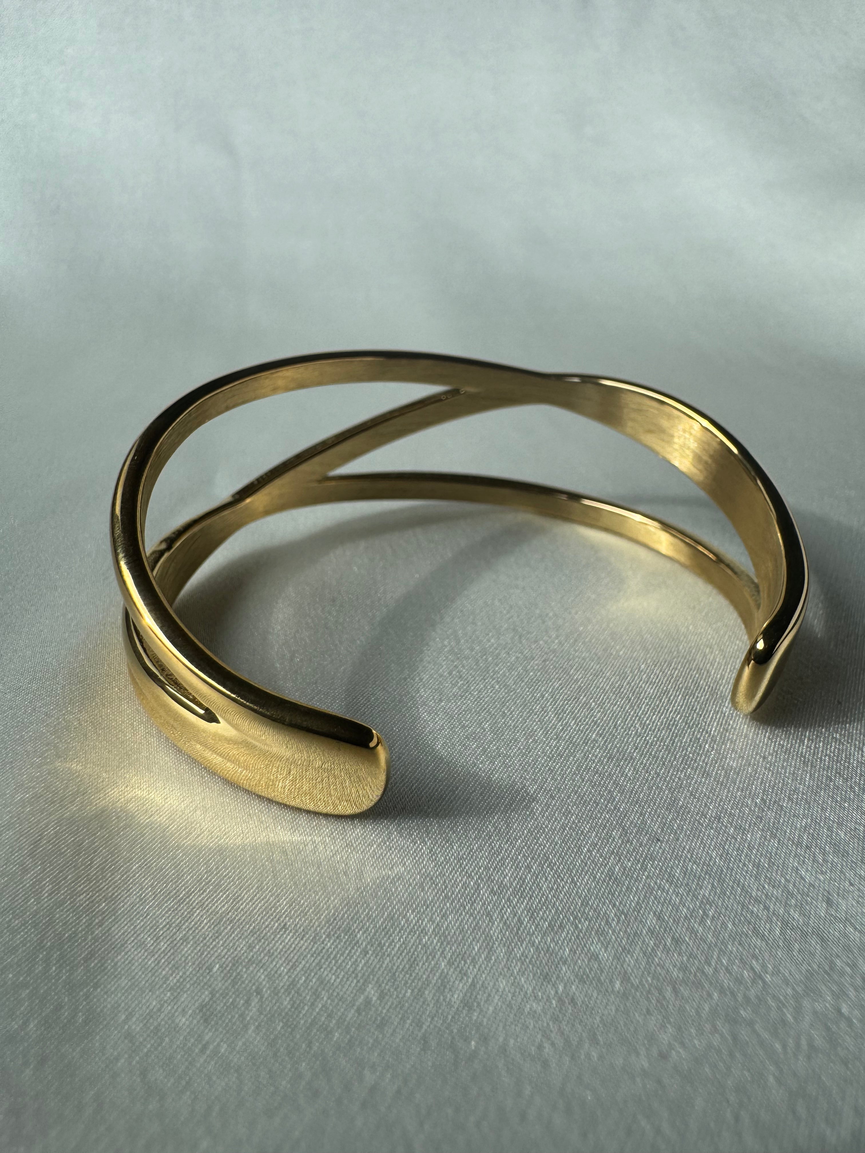 Verra Cuff